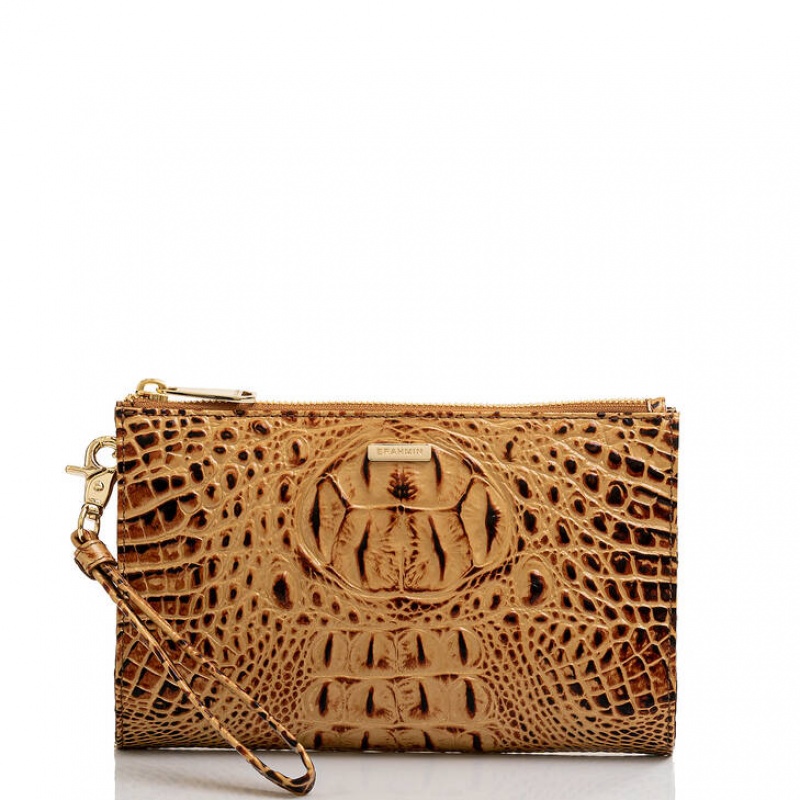 Yellow Women\'s Brahmin Daisy Clutch Bags | 1970JVTDB